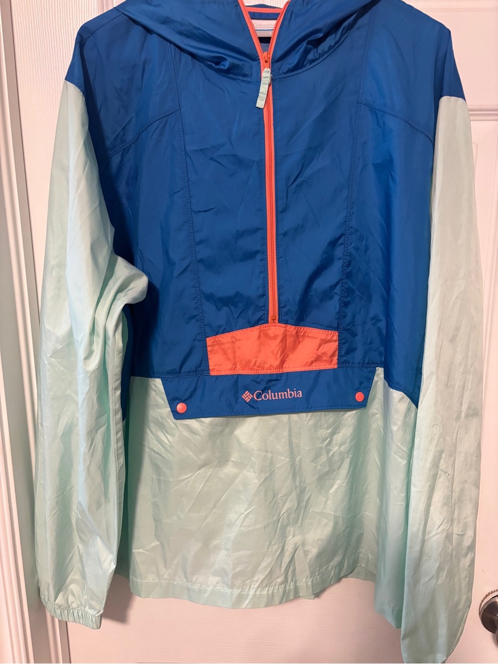 Columbia men’s ' Blue & turquoise Windbreaker Jacket
